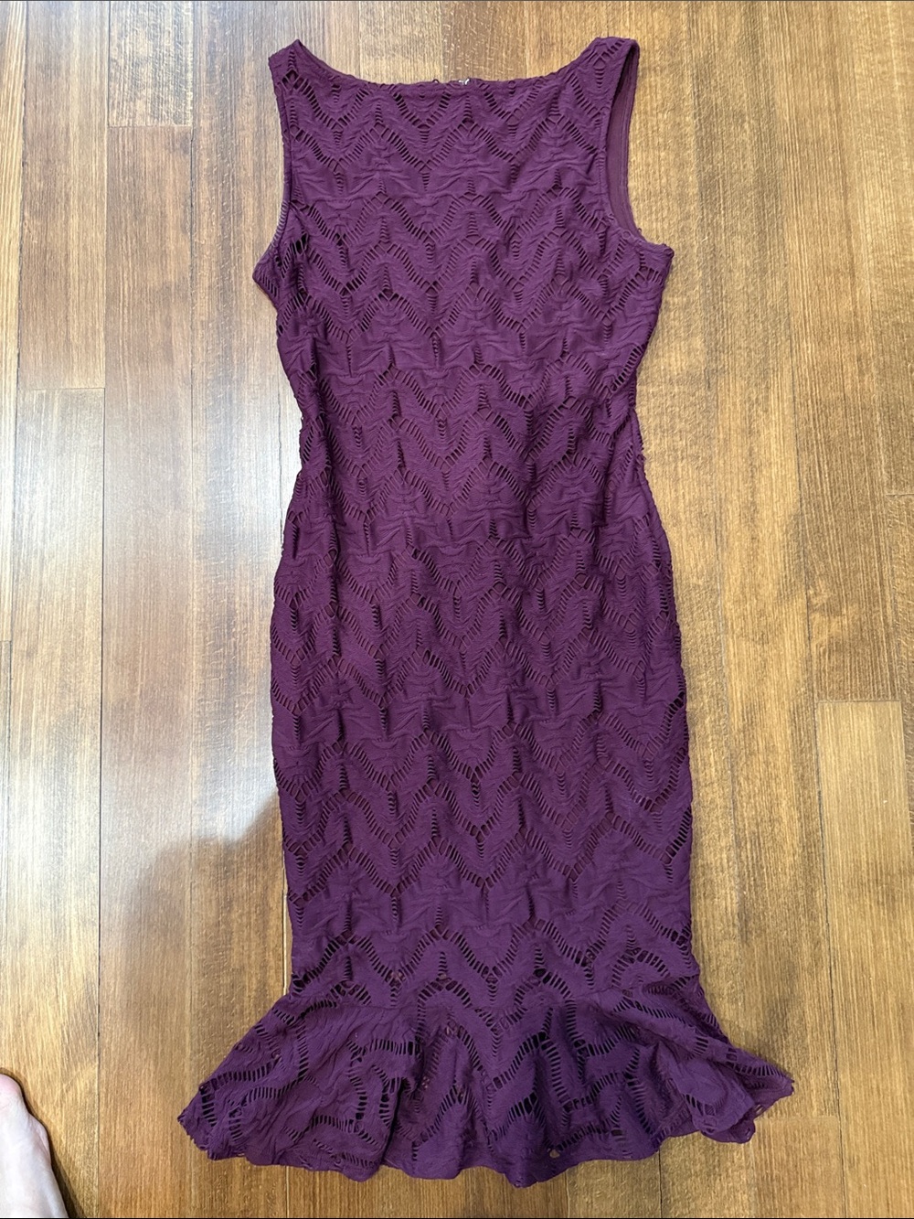 Twenty Sleeveless Lace Maxi Dress in Plum Sz M